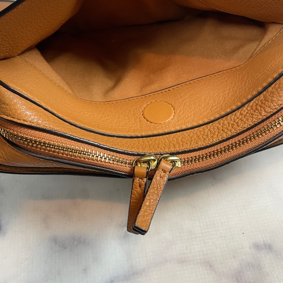 Tory Burch Gemini Link Belted Peanut Brown Pebbled Leather Camera Crossbody Bag - Picture 11 of 12